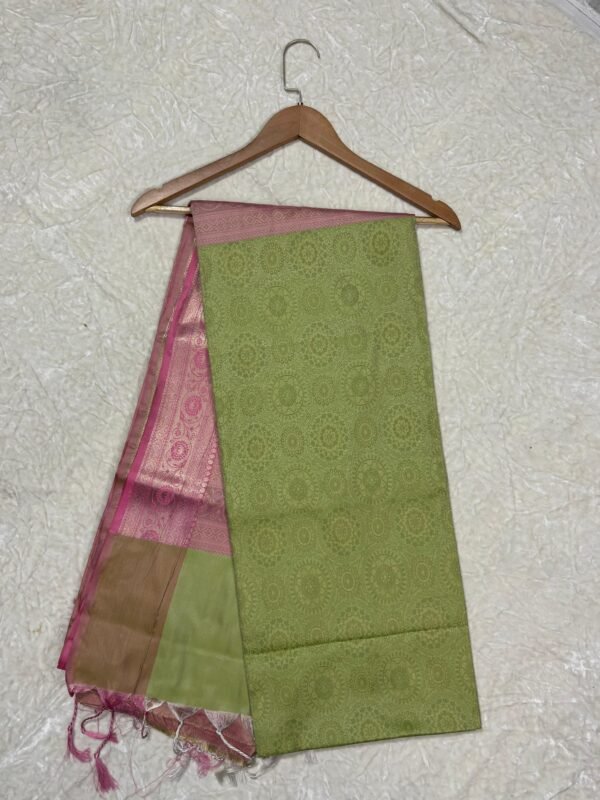 Elegant Jamawar Banarasi Saree with Zari Weaving