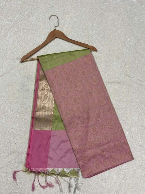 Elegant Jamawar Banarasi Saree with Zari Weaving - Image 2
