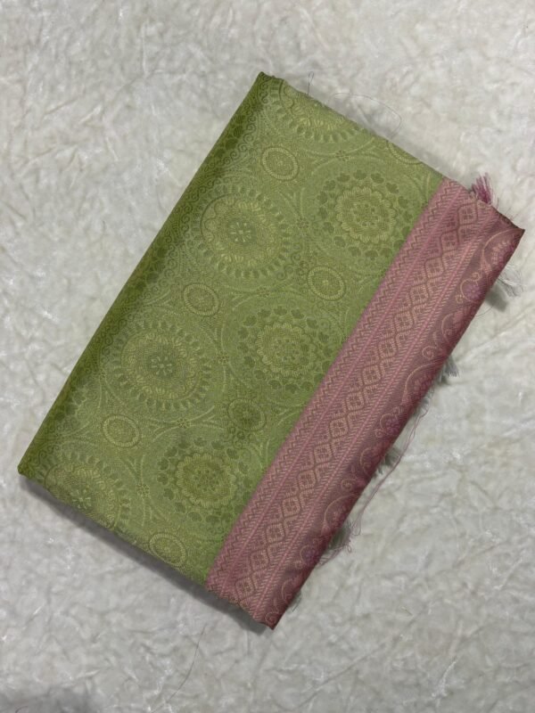 Elegant Jamawar Banarasi Saree with Zari Weaving - Image 4